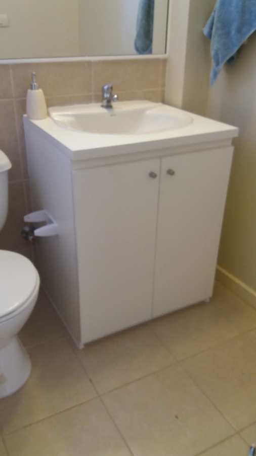 banitorio con lavamanos existente