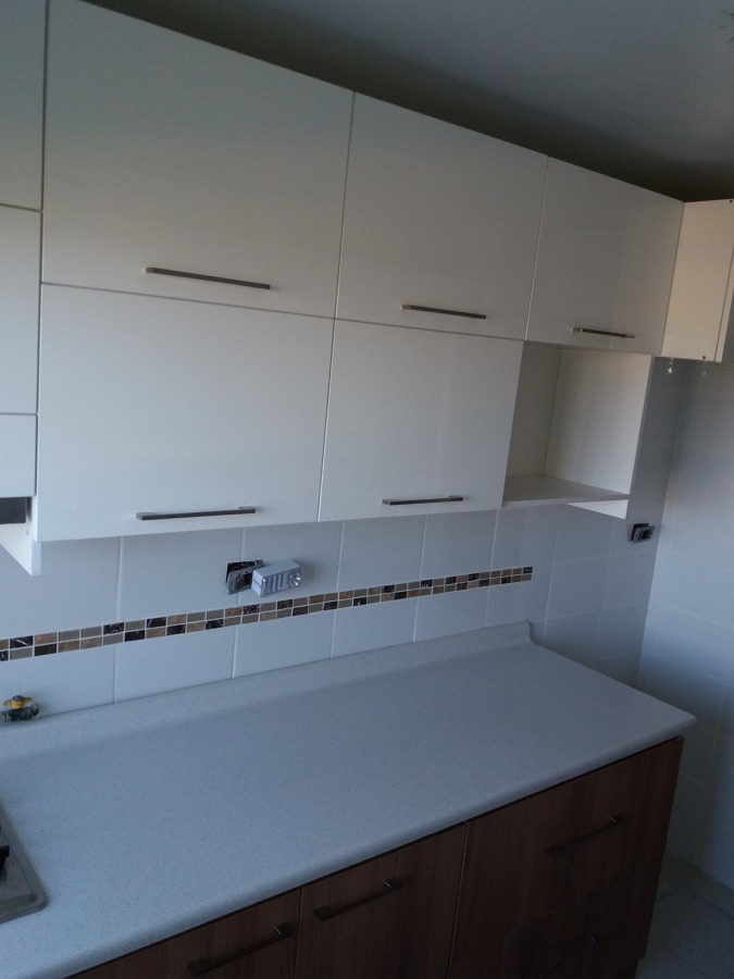 cocina con alto brillo