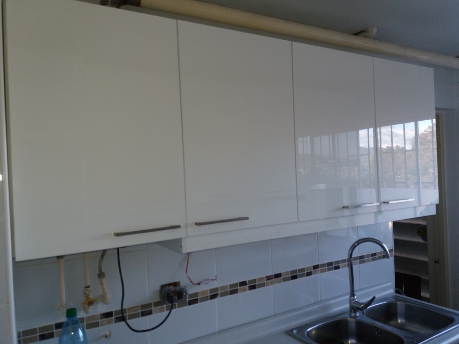 cocina con alto brillo