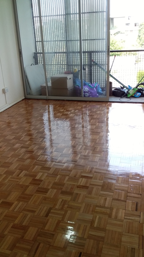 parquet tipo mosaico o coril vitrificado con 4 capas
