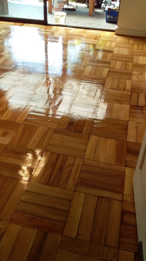piso de eucalipto terminado