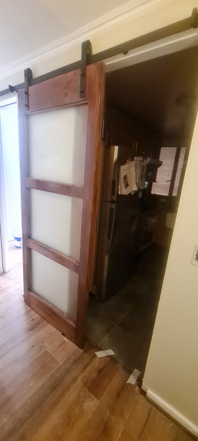 Puerta de corredera colgante cocina