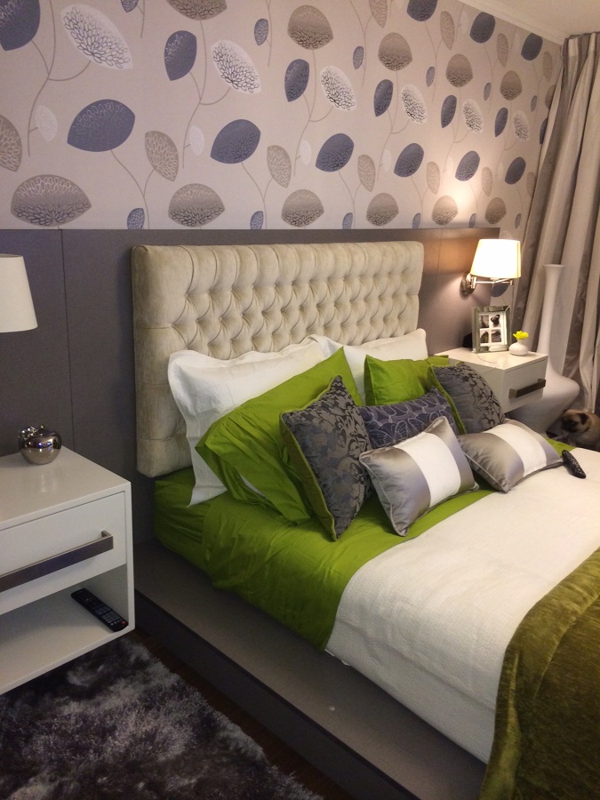 Dormitorio con cama a medida