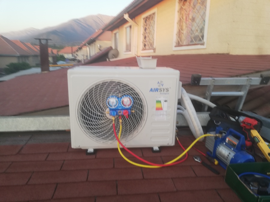 Unidad exterior en techo
