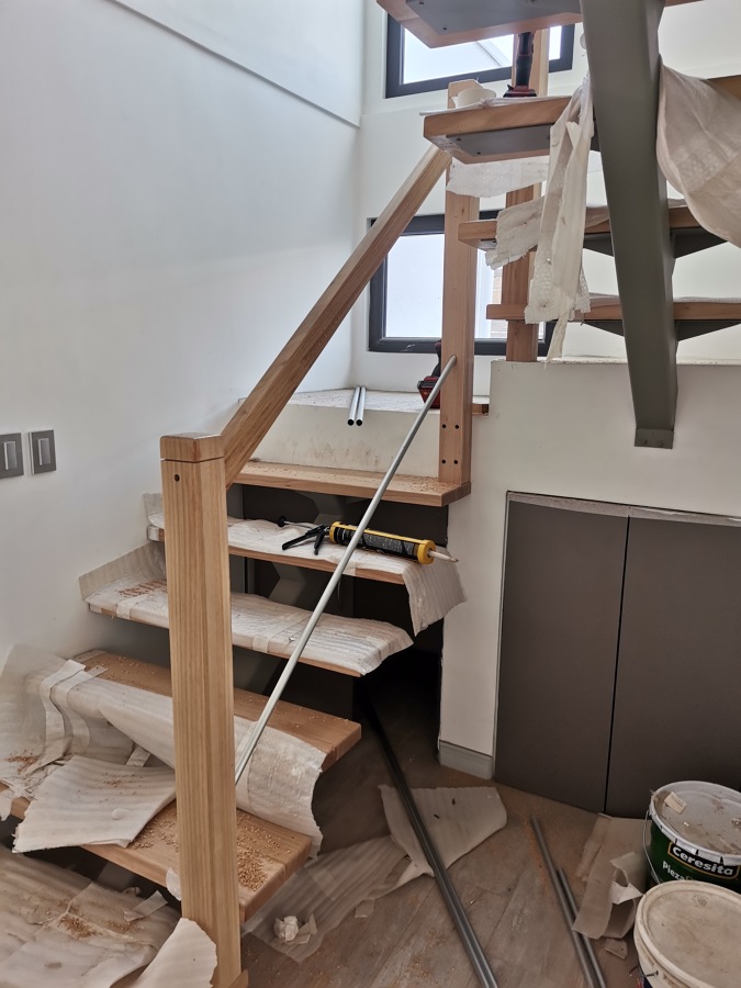 Construccion escalera Metal Madera Limon Central