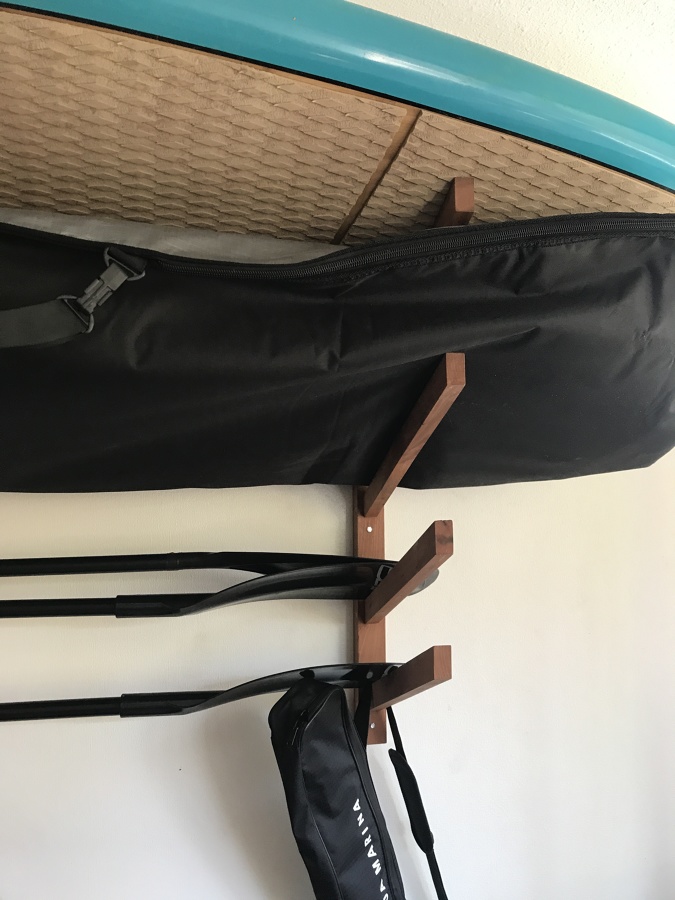 Repisa Soporte Aereo para Tablas de Surf en Roble