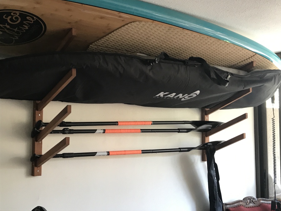 Repisa Soporte Aereo para Tablas de Surf en Roble