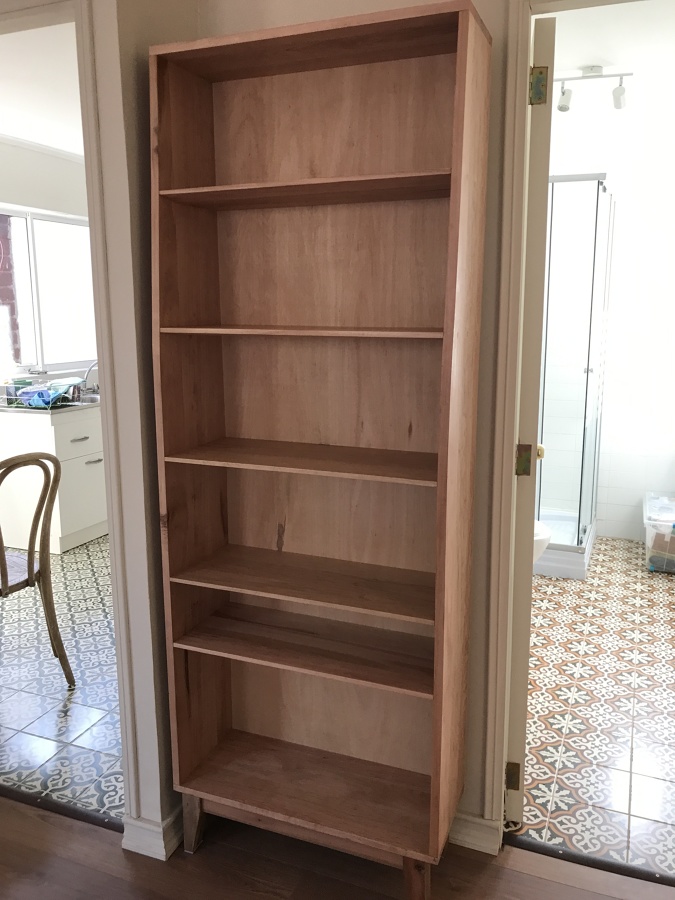 Librero en madera de Lenga Premium