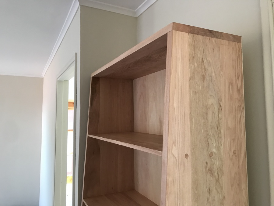 Librero en madera de Lenga Premium