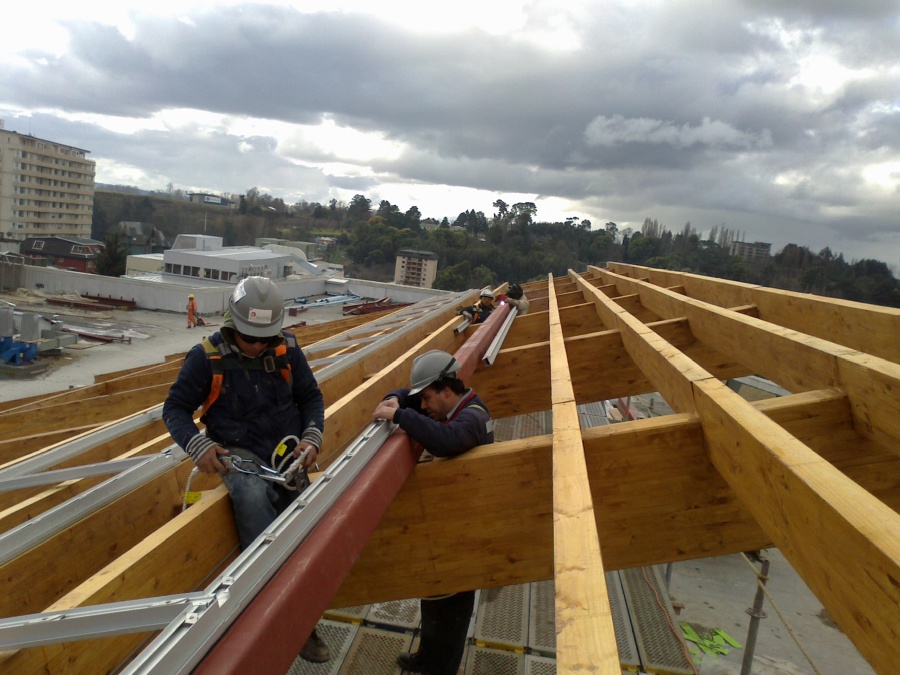 Instalacion de Lucarna en Mall