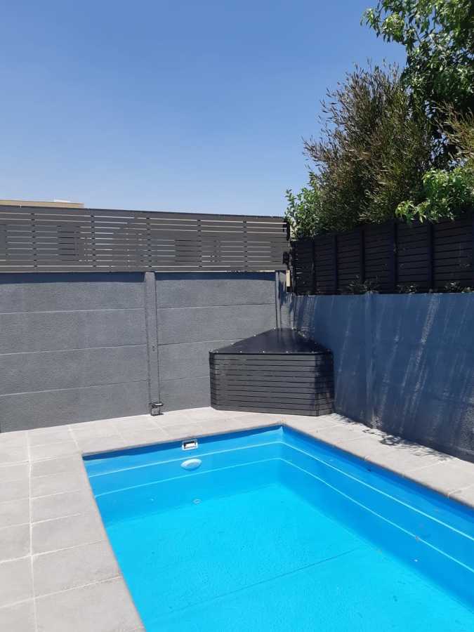 Instalación de piscina en jardin
