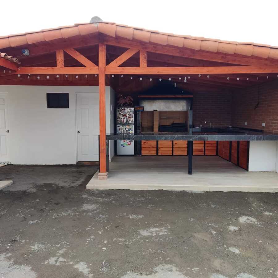 Quincho + baño y bodega
