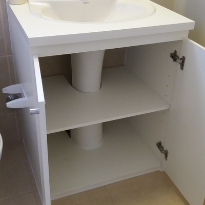 banitorio con lavamanos existente