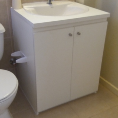 banitorio con lavamanos existente