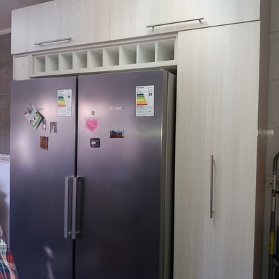 mueble de cocina con especiero y despensa extraible