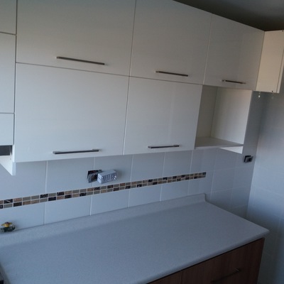 cocina con alto brillo