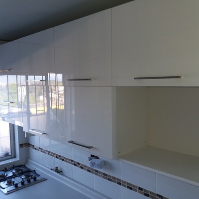 cocina con alto brillo