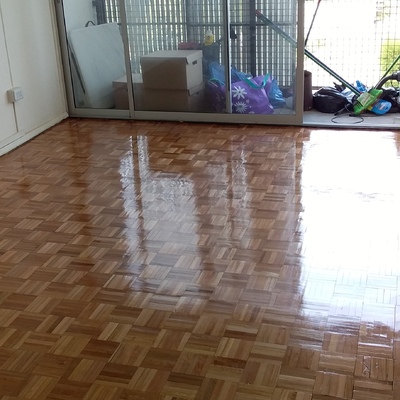 parquet tipo mosaico o coril vitrificado con 4 capas