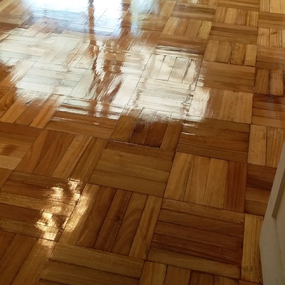 piso de eucalipto terminado