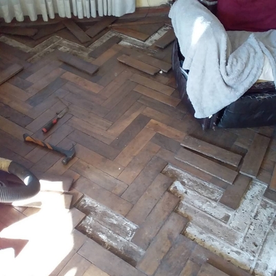 El cliente solo necesitaba el repegado de las palmetas sueltas