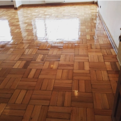 piso de eucalipto terminado, con 3 capas de vitrificado