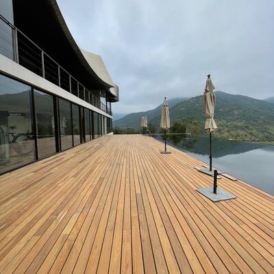 Deck para piscina.