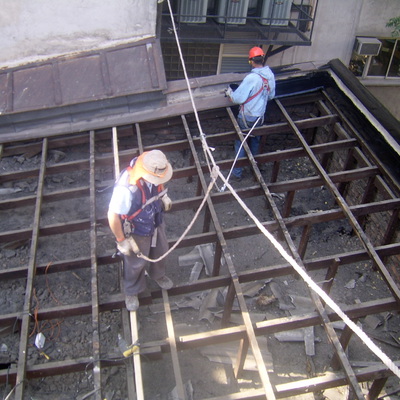 Demolición y reconstrucción techos edificio