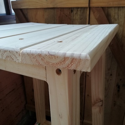 taburetes, pisos y mesas