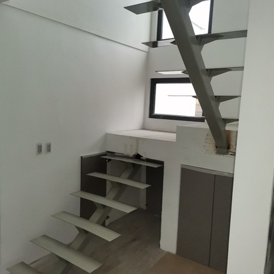 Construccion escalera Metal Madera Limon Central