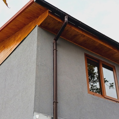 Lado y parte trasera