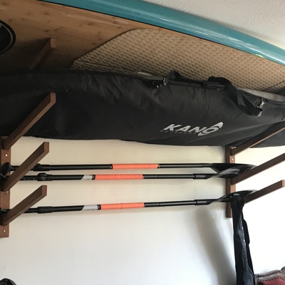 Repisa Soporte Aereo para Tablas de Surf en Roble