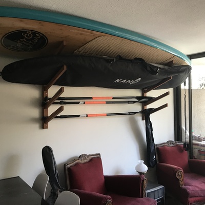 Repisa Soporte Aereo para Tablas de Surf en Roble