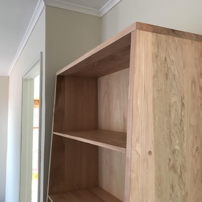 Librero en madera de Lenga Premium