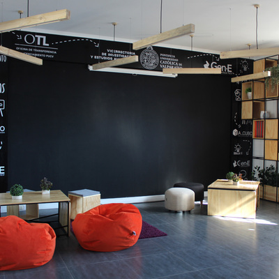 Zona COWORK Sala Google PUCV