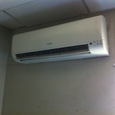 INSTALACION DE EQUIPO DE AIRE ACONDICIONADO