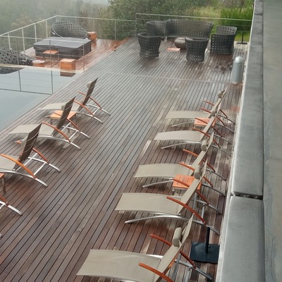 Deck y terraza.