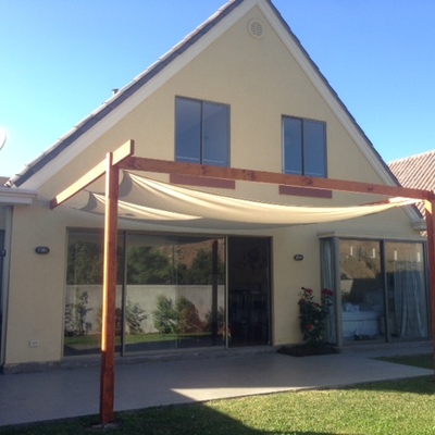 Toldo de Lona en estructura de Madera