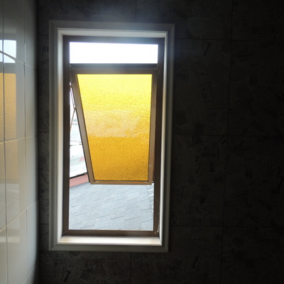 ventana aluminio proyectante
