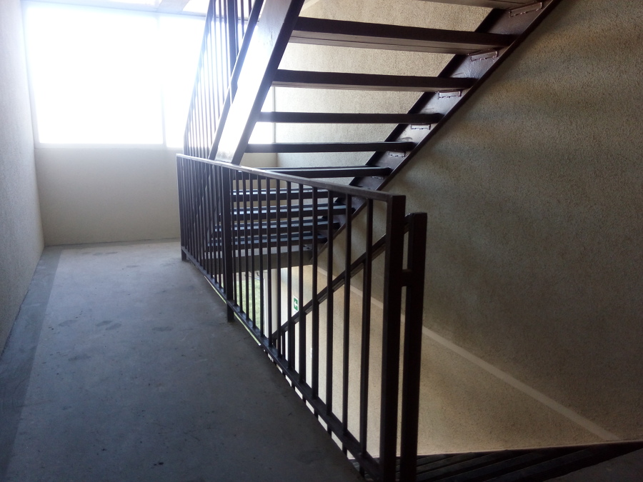 escaleras y pasamanos