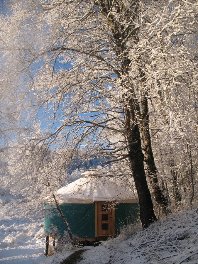 Inmerso en un entorno montañés