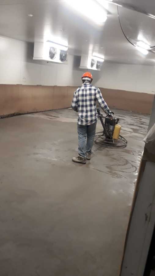 losa de hormidon pulido en cámara de frió