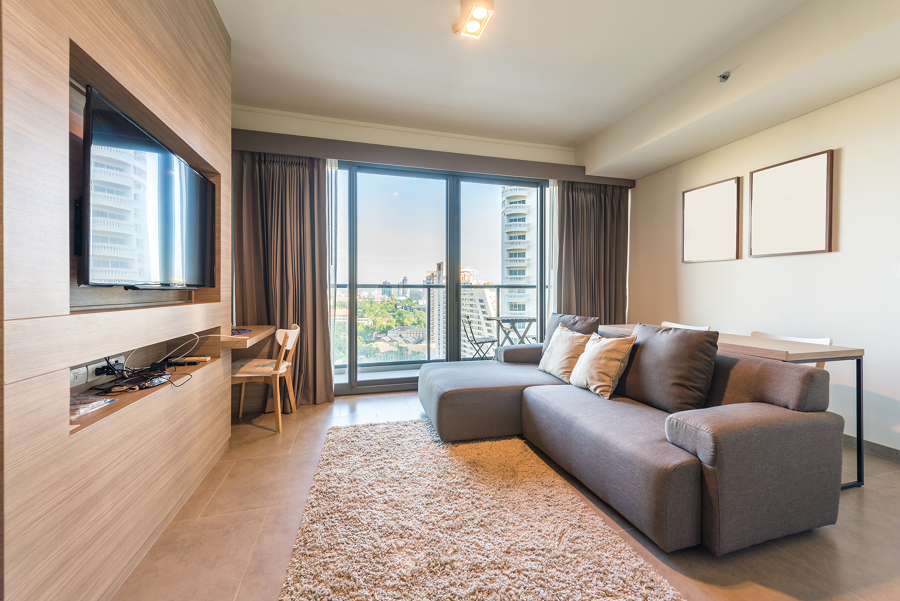 Salón con suelo porcelánico