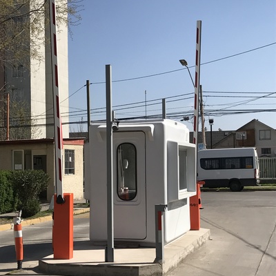 Barrera con Isla para caseta de Control