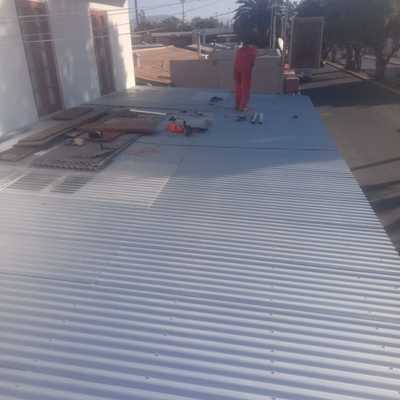 Remoción de techumbre e Instalación techumbre nueva.