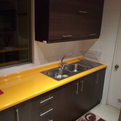 nstalación de horno, grifería y gasfitería.