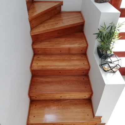 RESTAURACION DE ESCALERA DE MADERA