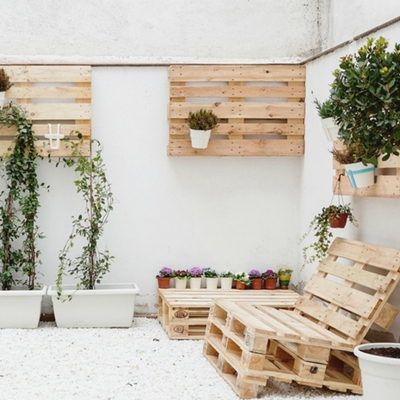 Terraza con muebles de pallets 